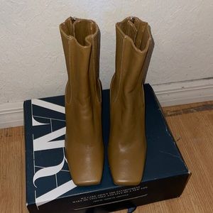 Brand new , premium leather never worn Zara ankle boots